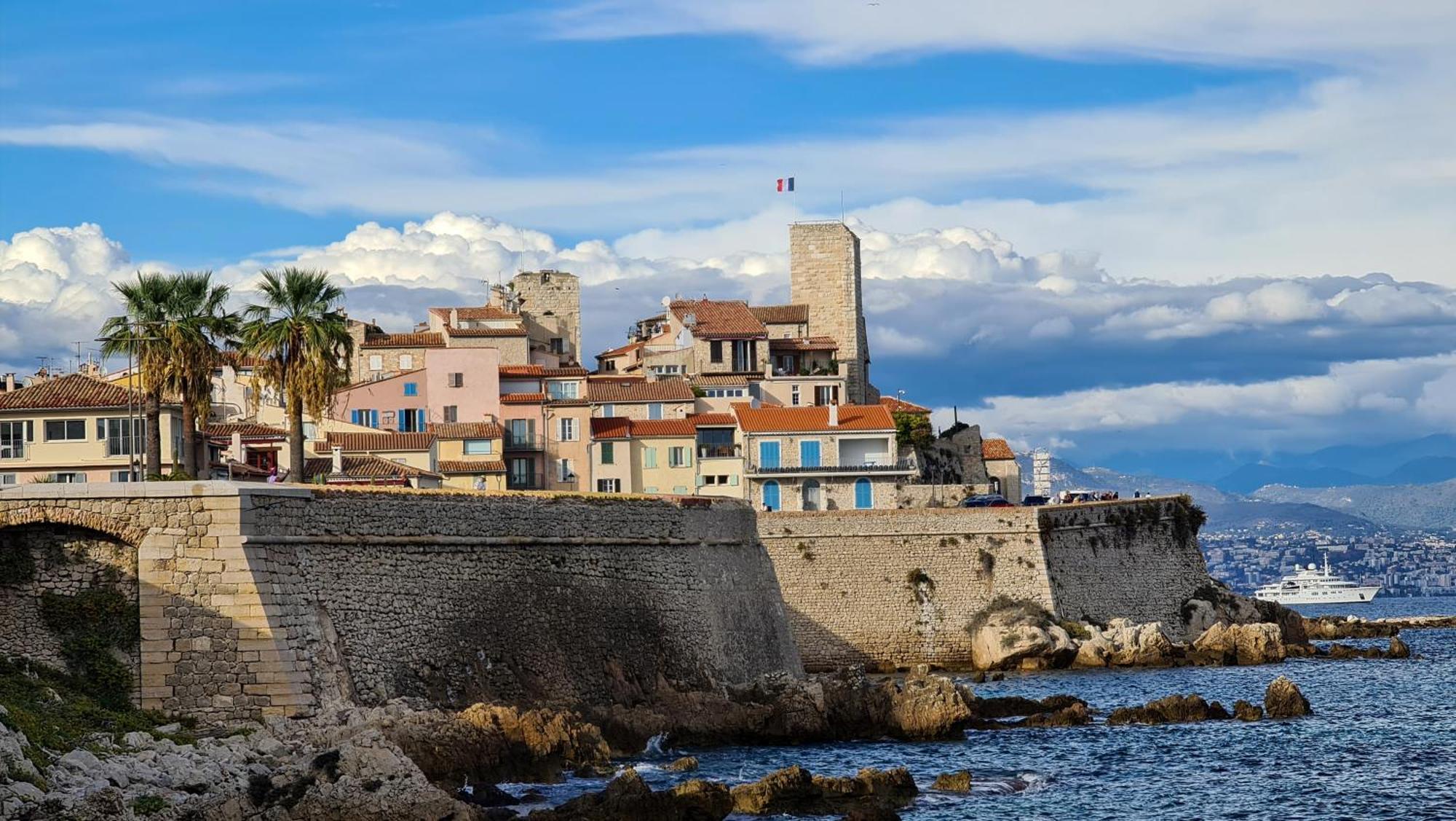 Casalionelantibes 70 Sqm With Garden And Parking Apartment *